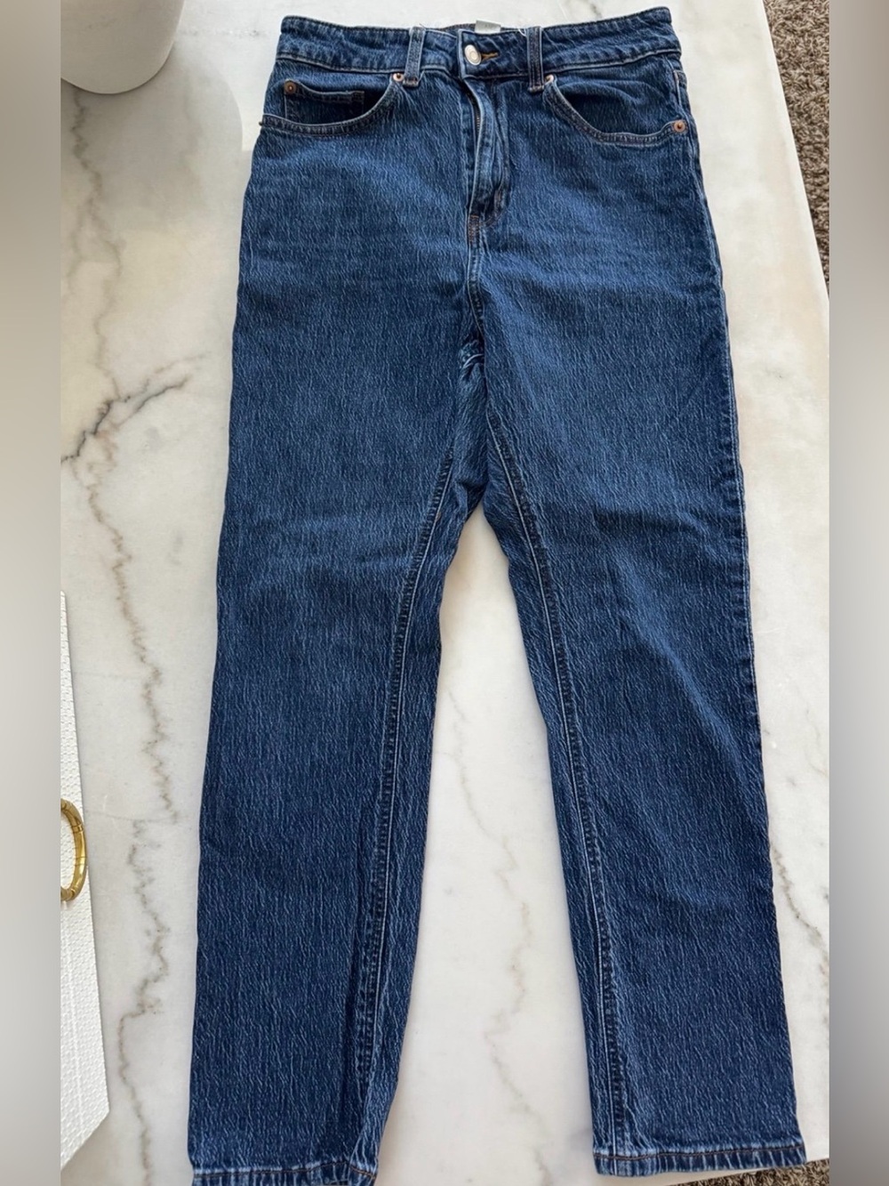 Size 8 H&M high rise dark wash slim straight ankle length Capri jeans